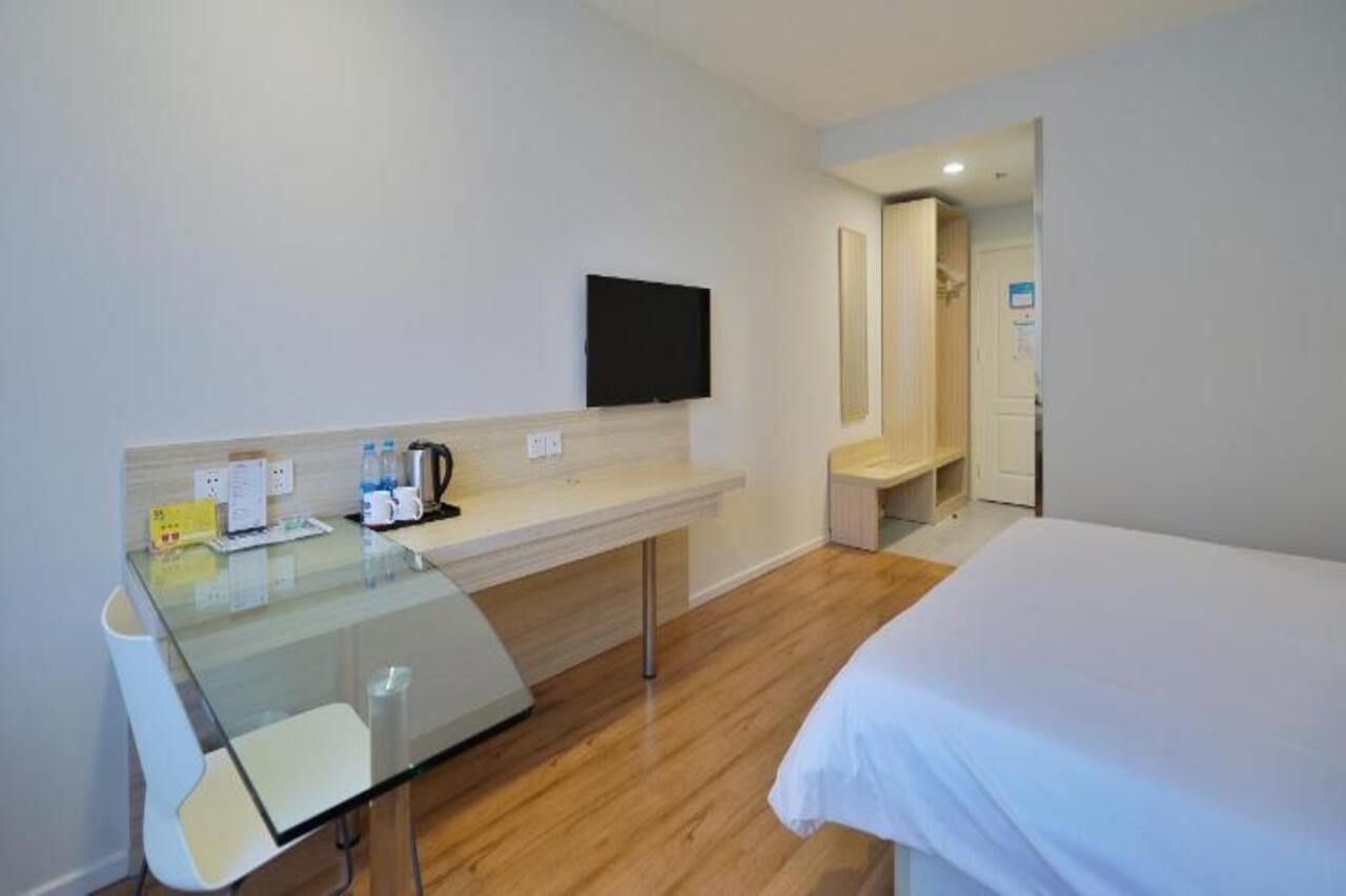 Hanting Hotel Shanghai Xujiahui Bagian luar foto